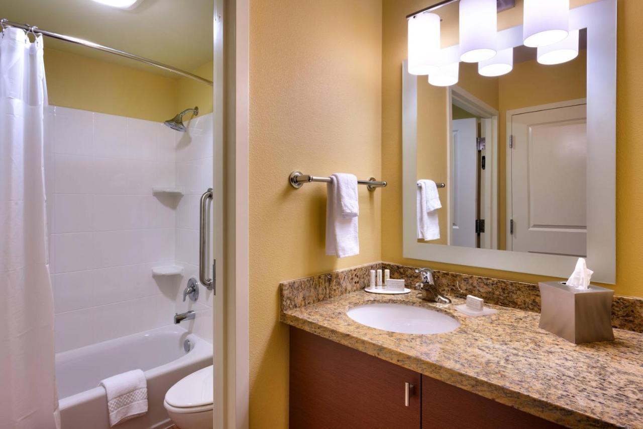 Towneplace Suites By Marriott Dickinson Exterior foto