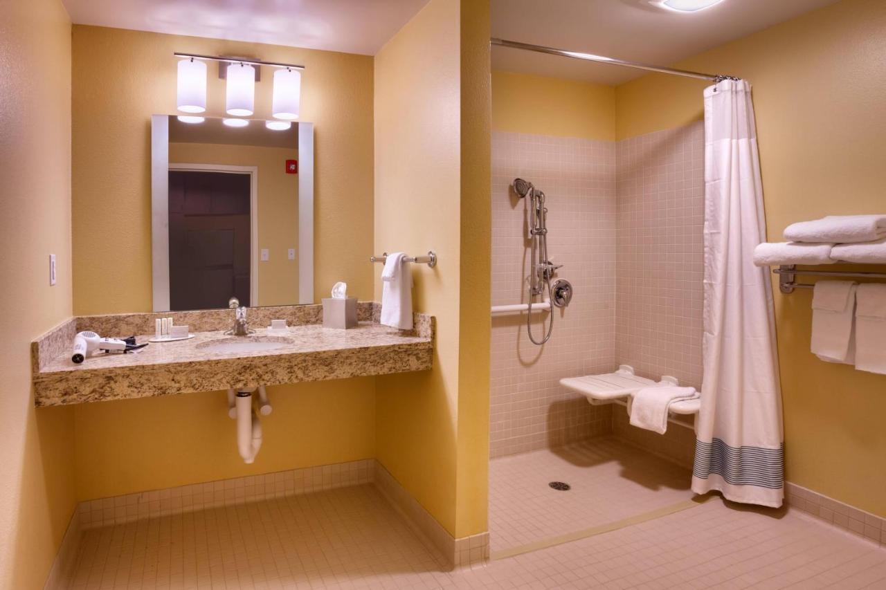 Towneplace Suites By Marriott Dickinson Exterior foto